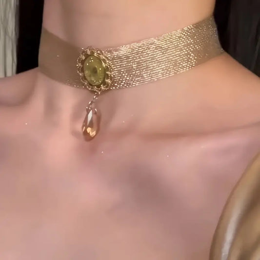 Teardrop Pendant Choker